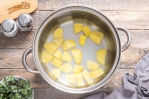 Свекольный суп с кочерыжкой брокколи