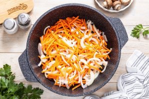 Солянка с шампиньонами на зиму Солянка с шампиньонами на зиму