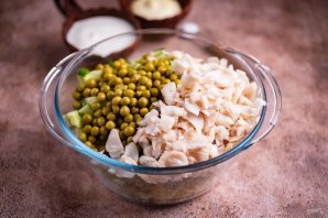 Салат "Оливье" с рыбой