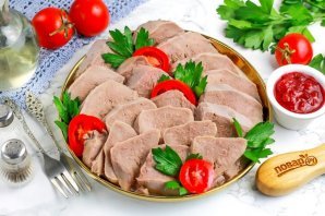 Язык свиной отварной