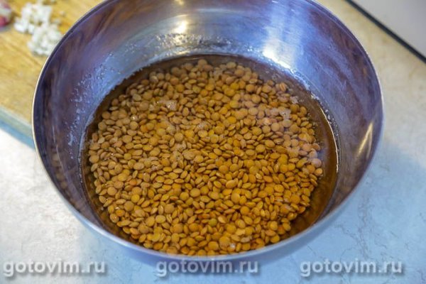 Мясной суп с говядиной, чечевицей и фасолью