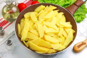 Лисички, жареные с картошкой Лисички, жареные с картошкой