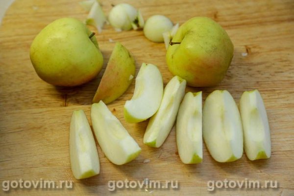 Квашеная капуста с клюквой и яблоками