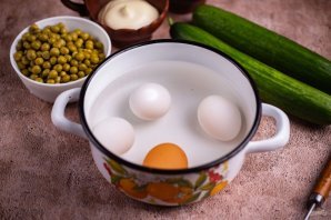 Салат "Оливье" с рыбой