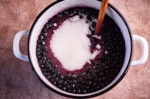 Варенье из черноплодки Варенье из черноплодки