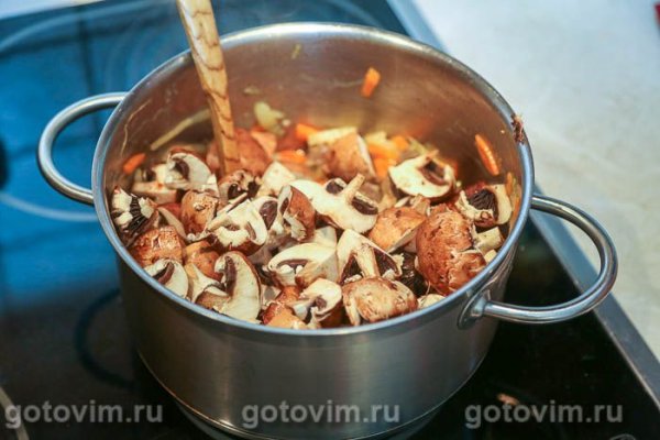 Гуляш из легкого с грибами