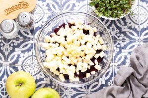 Салат из свеклы и яблок