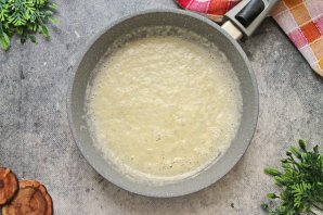 Фрикадельки в молочном соусе Фрикадельки в молочном соусе