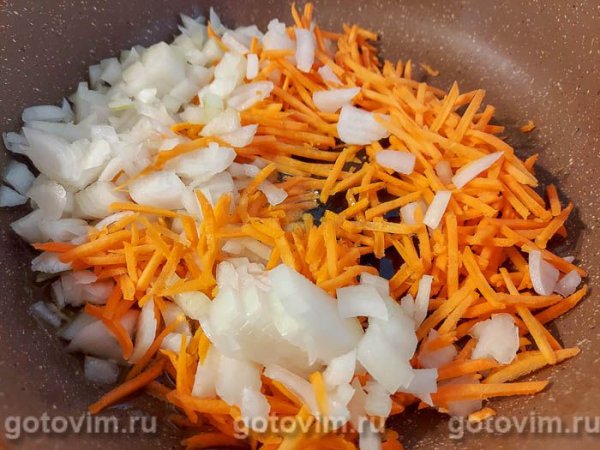 Фаршированный перец в томатно-сметанном соусе