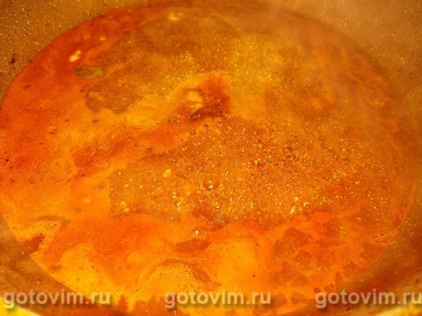 Фаршированный перец в томатно-сметанном соусе