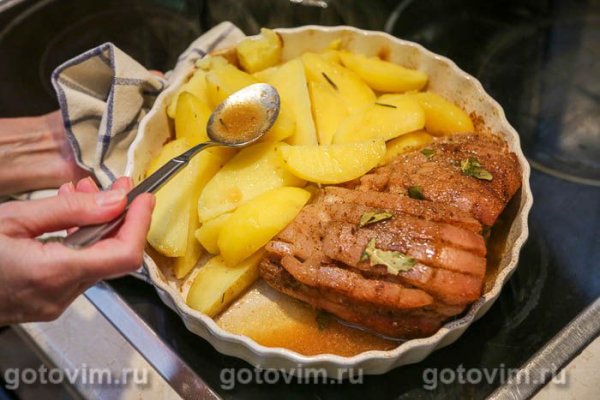Свиная грудинка, запеченная со специями Свиная грудинка, запеченная со специями