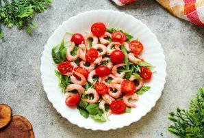 Новогодний салат с креветками