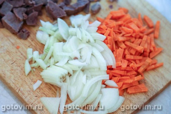 Гуляш из легкого с грибами