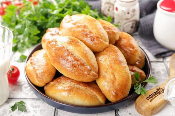 Печеные пирожки на кефире Печеные пирожки на кефире