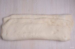 Слоеные пирожки с сыром и луком