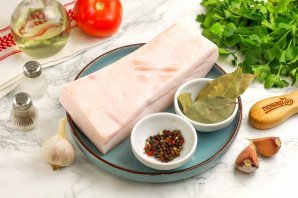 Сало в рассоле в банке