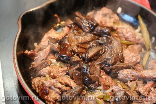 Бефстроганов из говядины с грибами