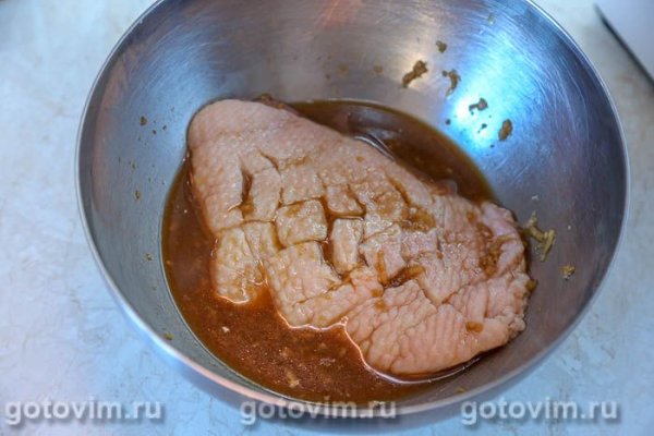 Теплый салат из утки с хурмой Теплый салат из утки с хурмой