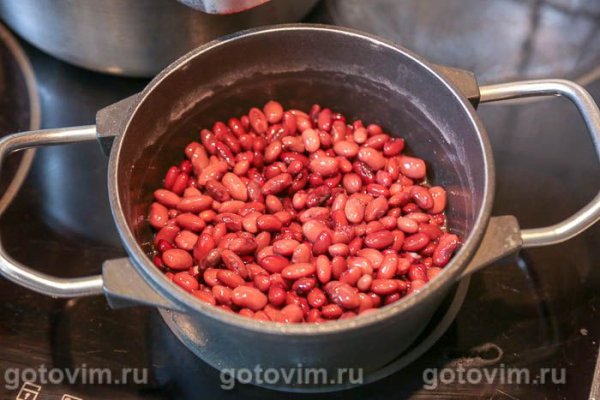 Мясные щи с фасолью, квашеной и свежей капустой Мясные щи с фасолью, квашеной и свежей капустой