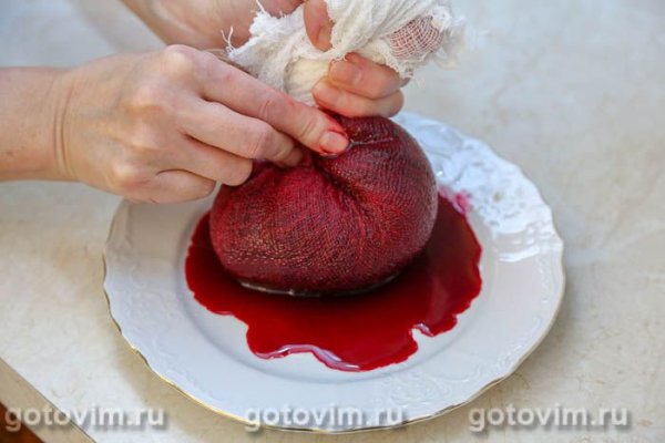 Рулет селедка под шубой (с желатином) Рулет селедка под шубой (с желатином)