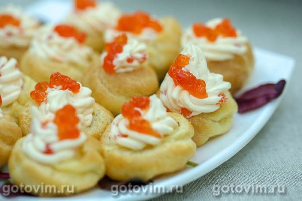 Профитроли с икорным маслом Профитроли с икорным маслом