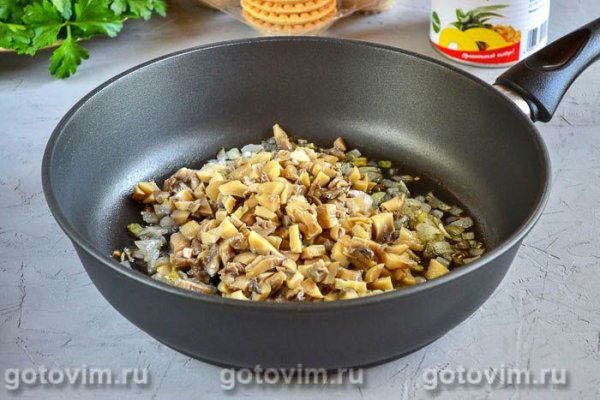 Тарталетки с грибами и ананасом Тарталетки с грибами и ананасом