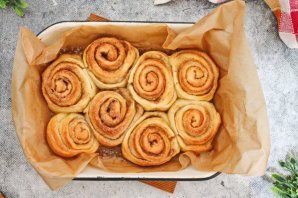 Рулетики с корицей и глазурью Рулетики с корицей и глазурью