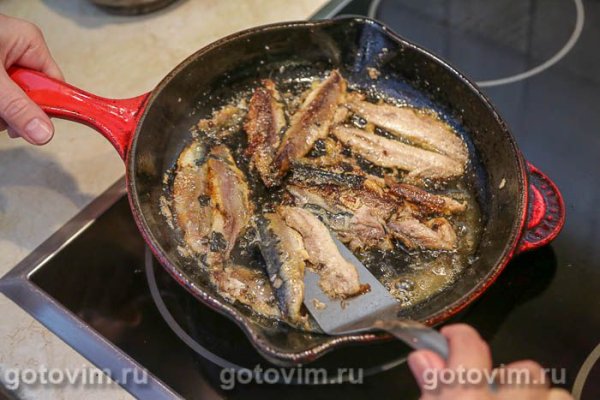 Поджарка из иваси с овощами
