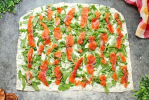 Рулет из лаваша с рыбой