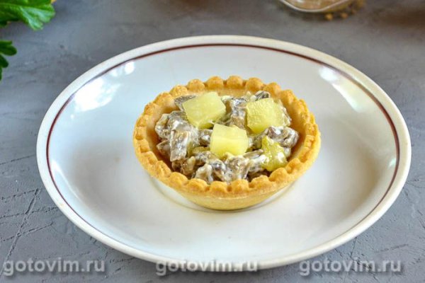 Тарталетки с грибами и ананасом Тарталетки с грибами и ананасом