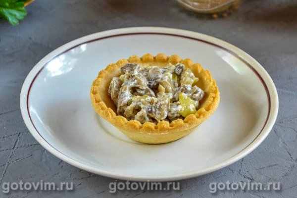 Тарталетки с грибами и ананасом Тарталетки с грибами и ананасом
