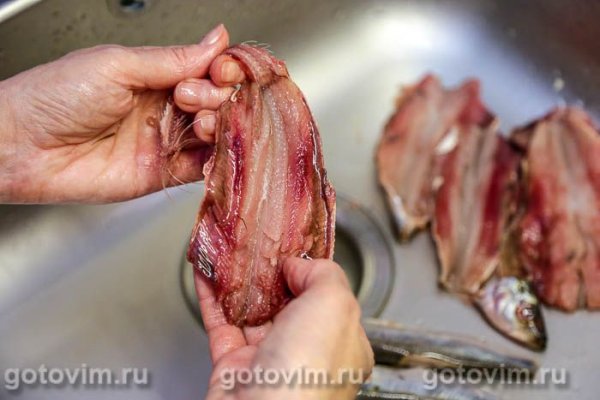 Салака в  кляре в духовке