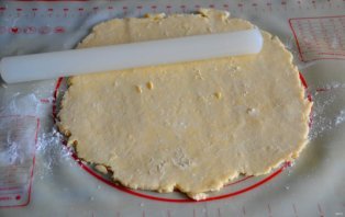 Пирог с сыром и луком-порей