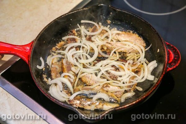 Поджарка из иваси с овощами