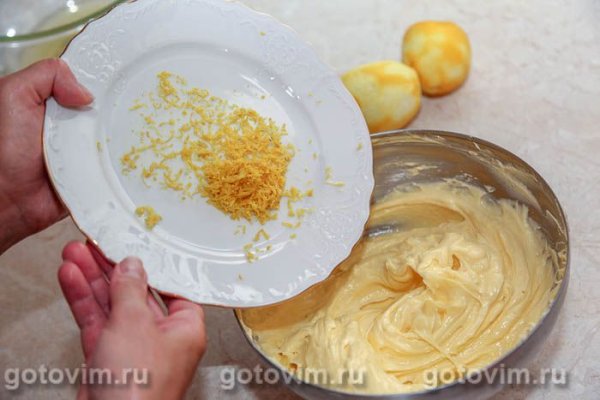 Рулет из безе с масляным кремом