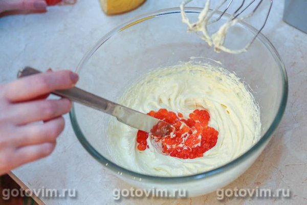 Профитроли с икорным маслом Профитроли с икорным маслом