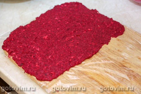 Рулет селедка под шубой (с желатином) Рулет селедка под шубой (с желатином)