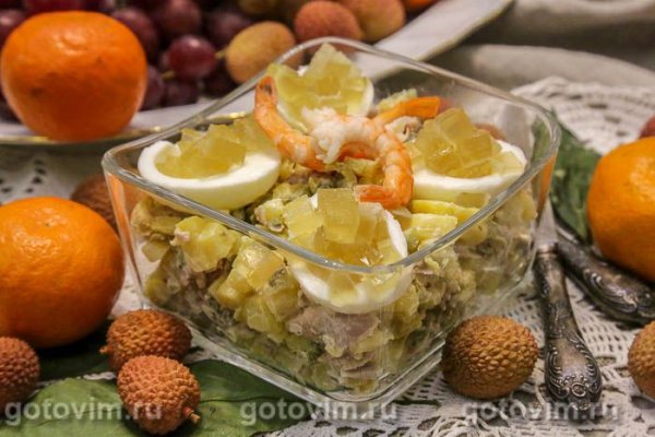 Салат «Оливье» с ланспиком, цыпленком и креветками по старинному рецепту Салат «Оливье» с ланспиком, цыпленком и креветками по старинному рецепту