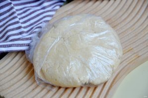 Пирог с сыром и луком-порей