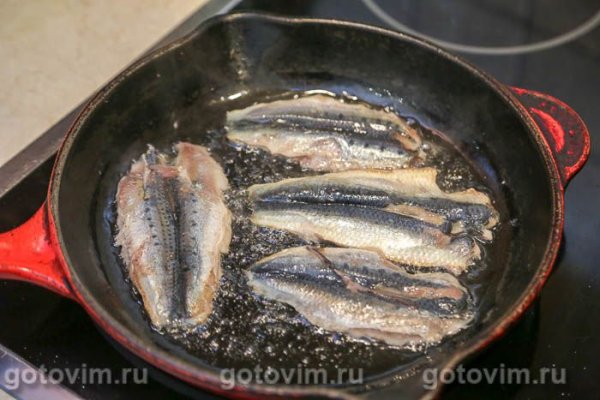 Поджарка из иваси с овощами