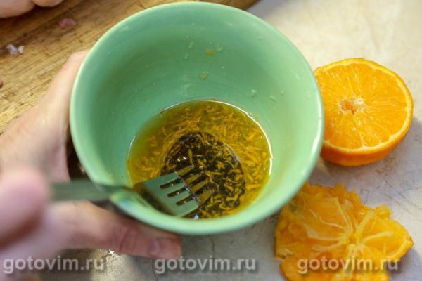 Рулет из свиного подчеревка (пашины) с клюквой и мандаринами 