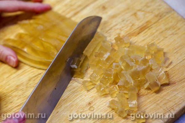 Салат «Оливье» с ланспиком, цыпленком и креветками по старинному рецепту Салат «Оливье» с ланспиком, цыпленком и креветками по старинному рецепту