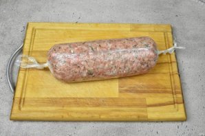 Мясной рулет с яйцом