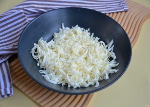 Пирог с сыром и луком-порей