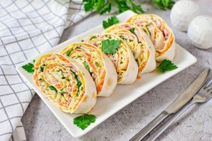 Рулет из лаваша с колбасой