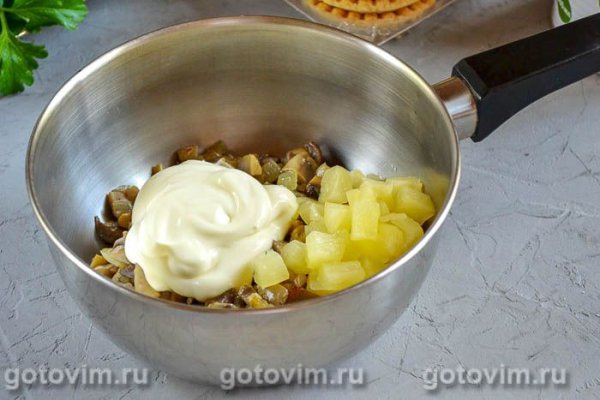 Тарталетки с грибами и ананасом Тарталетки с грибами и ананасом