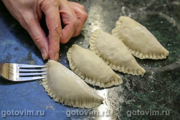 Мини-чебуреки посикунчики с кальмарами