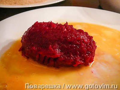 Куриные котлеты со свеклой и сыром