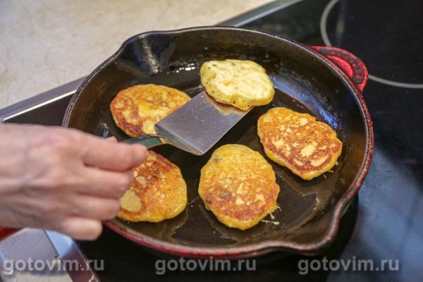 Оладьи с тыквой и изюмом Оладьи с тыквой и изюмом