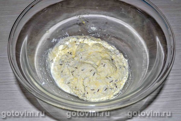 Творожные лепешки с тмином и паприкой на сковороде 